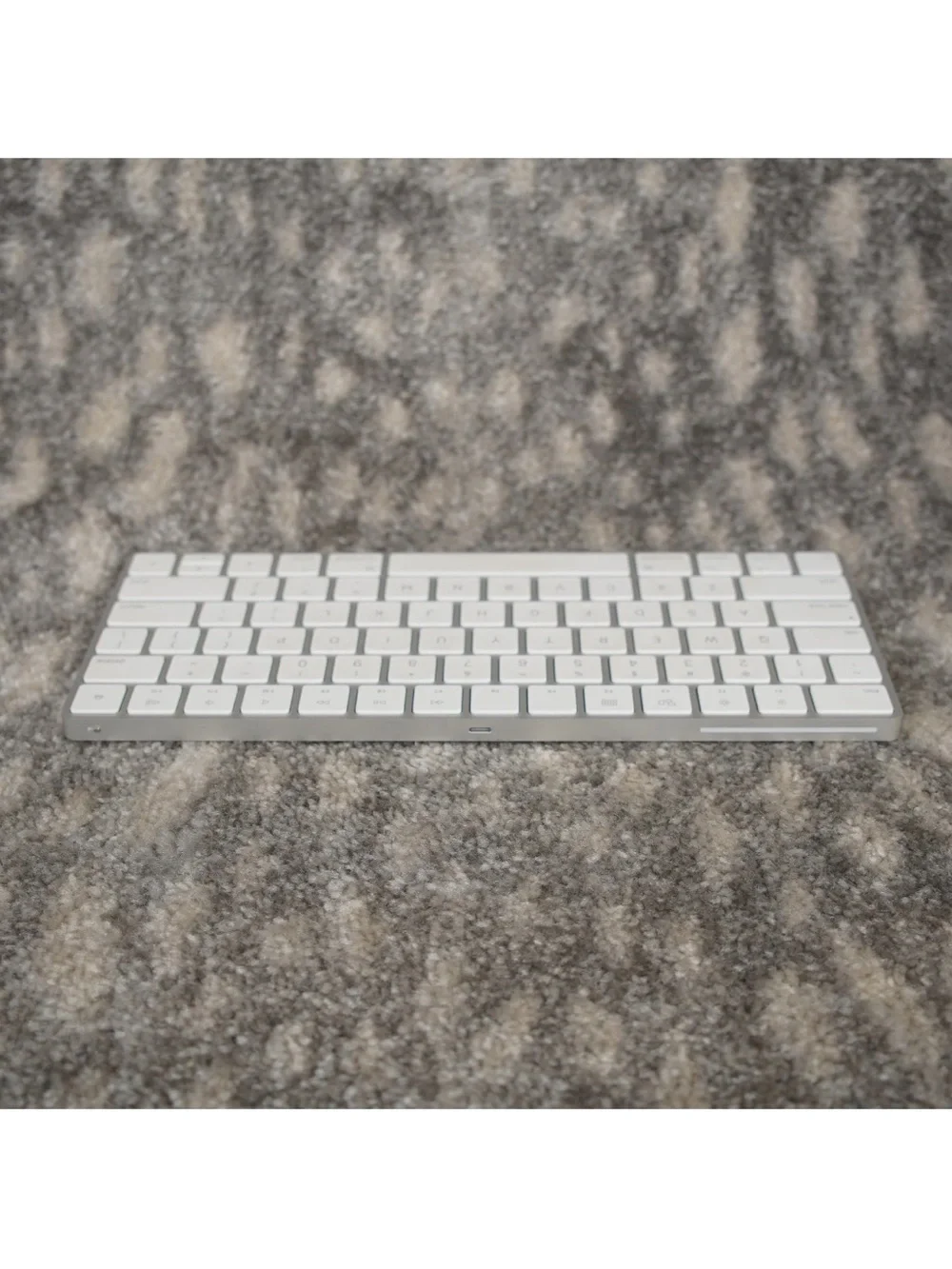 Apple Magic Keyboard A1644 Wireless Bluetooth Rechargeable White Tested Working